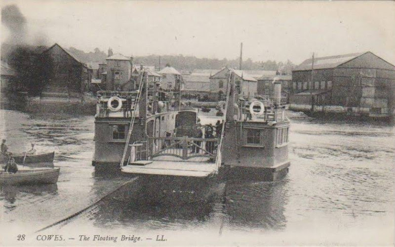 	Floating Bridges at Cowes / East Cowes	